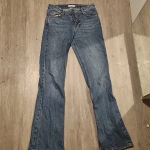 Jeans - Säljer mina byxor från gina pågrund av att jag inte använder dom Nästan aldrig använda