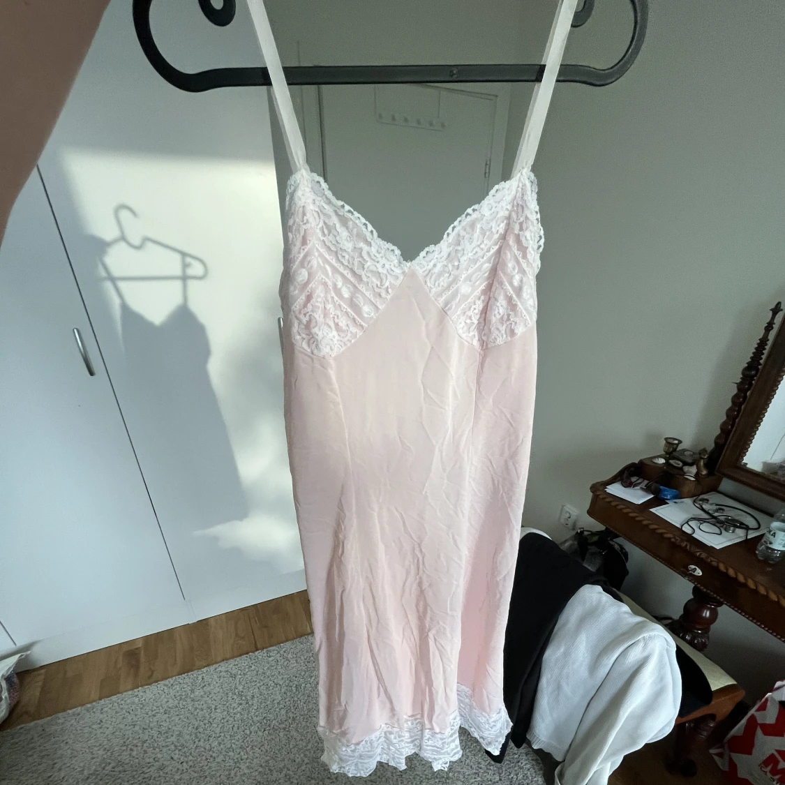 Klänning/nattlinne med spets detaljer  - 90