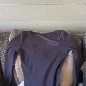 zara topp - en zara topp som nästan aldrig använts 