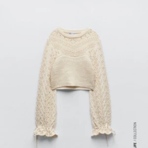 Zara tröja - Jätte snygg zara tröja, använd fåtal gånger! Den är i storlek M men sitter som en S! Skriv om ni vill ha fler bilder 💕