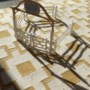 Schleich liten stall - Liten Schleich häst stall original pris 690kr hästar ingår inte 