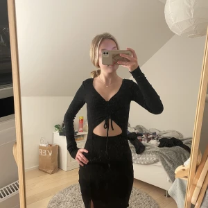 Klänning  - En väldigt cool kläning. Använd ett få tal gånger. Har varit en av mina favoriter tills den bara hamnade i garderoben. Säljer för 110 kr 