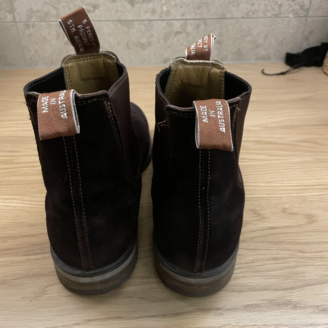 R.M. Williams 43 - 91