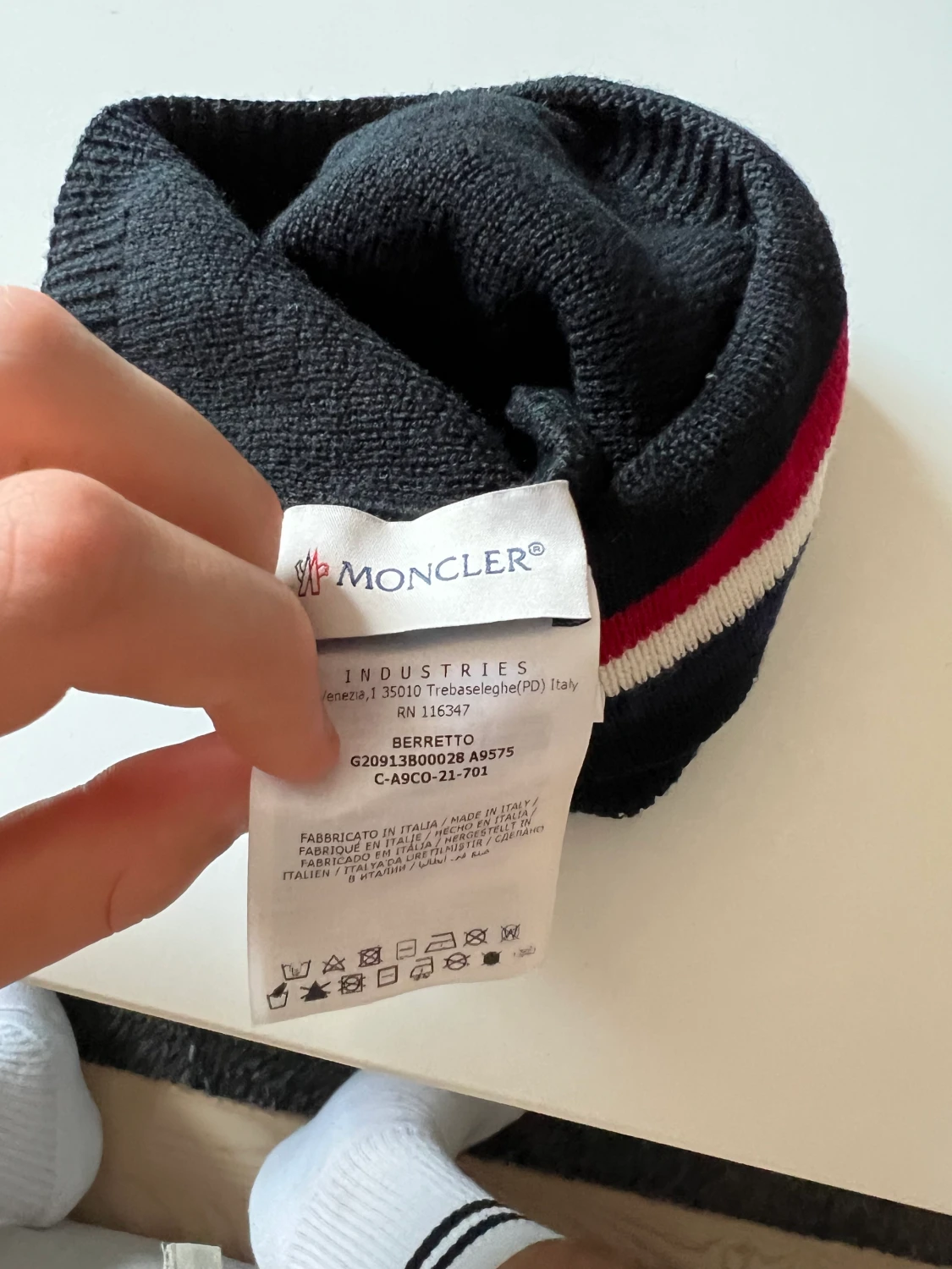 Moncler mössa - 90