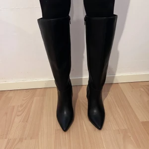 Boots🖤 - Jättefina boots, aldrig använt💕 original pris 800 kr💕