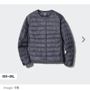 Uniqlo jacka - uniqlo jacka köpt för 800 säljer för 450💕💕 jättefint skick knappt använd, storlek xs!