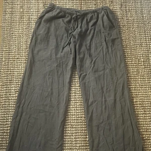 Lågmidjade linnebyxor  - Jättefina lågmidjade linnebyxor❤️bra skick.