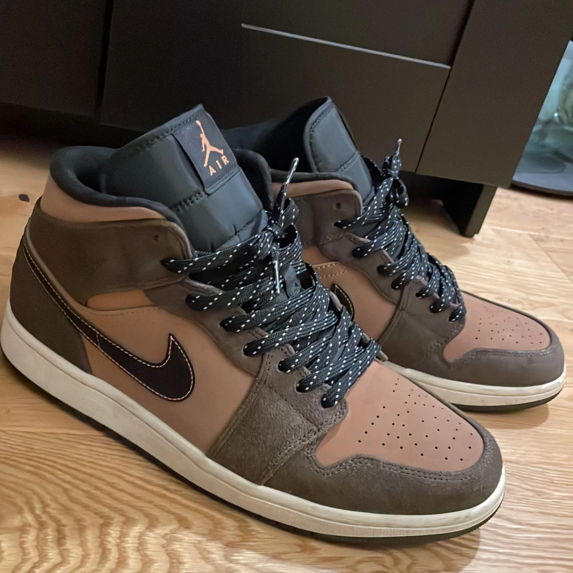 Jordan 1 ”Earth Tone” Mid - 90