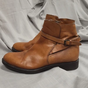 Boots Wera - Shyssta boots i äkta läder. Fint skick!