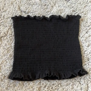 topp - superfin topp utan axlar från h&m! perfekt till sommaren. 💓💓💕💕