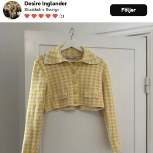 Kofta Zara - Säljer denna underbart fina kofta från Zara i nyskick! Bilder lånade från förra köparen som hade användt den 1 gång och jag har aldrig använt den då den tyvärr inte passade! 