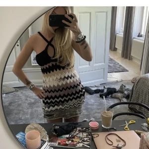 Missoni tröja - Säljer min ABSOLUT snyggaste missoni tröja!! Wow wow wow denna är sååå fin💕 Köpt på Vestiare collective för 250€ dvs nästan 3000kr. Äkta såklart! 