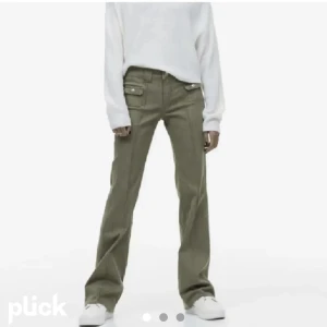 Gröna hm jeans - Säljer dessa assnygga hm jeans i storlek 38