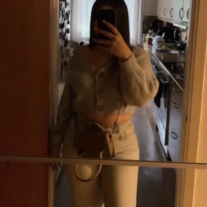 Jeans - Jeans från Gina jätte fina sitter perfekt både fram och bak högmidjade jeans 