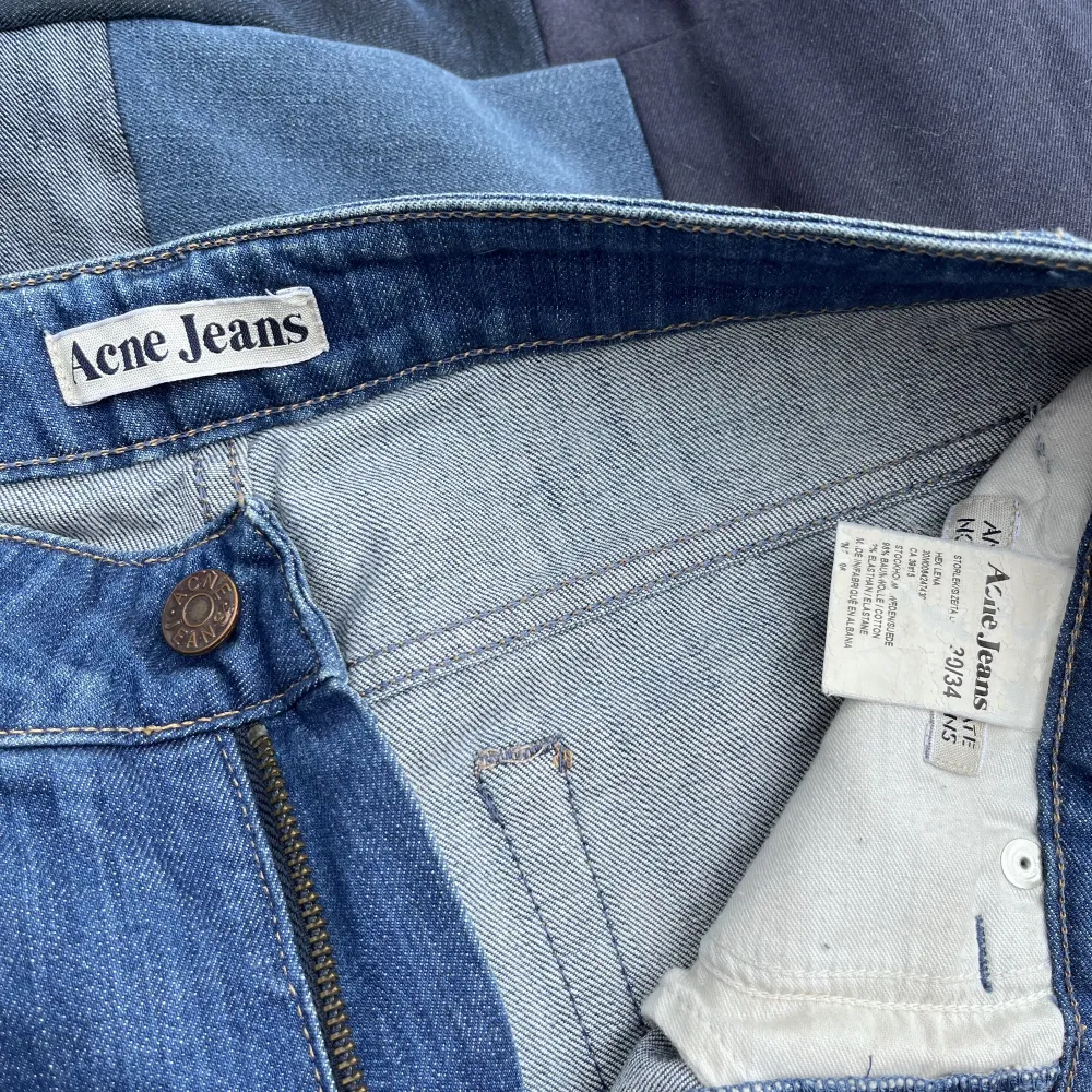 Väldig snygga vanliga acne jeans som ej kommer till användning, dm vid frågor:). Jeans & Byxor.