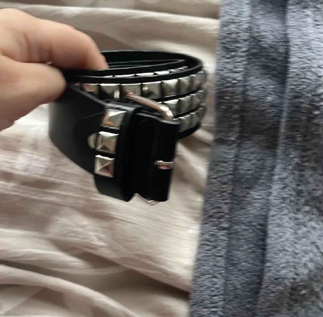 Bälte med nitar  - 90