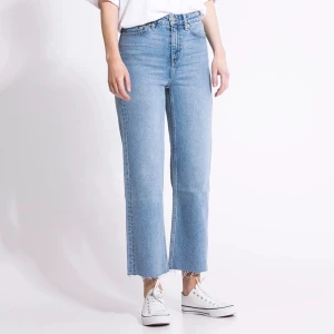 Jeans - (Lägger upp igen för fri frakt) Jättesköna jeans från lager157 i modellen ”lane” som tyvärr inte kommer till användning längre då jag tycker de är lite för korta. Hör av dig vid frågor!😍