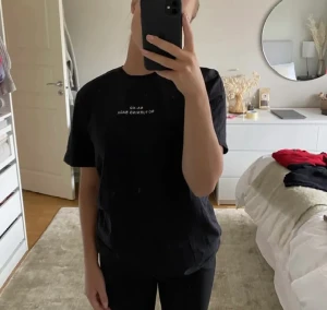 T-shirt - T-shirt från Nakd i storlek XS