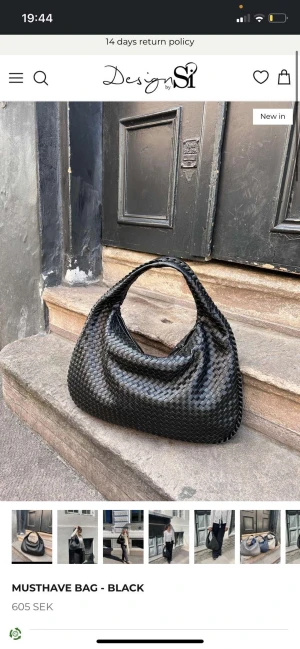 Design by Si Väska  - Säljer denna ursnygga och helt oanvända väska då jag gillade den blåa mer. Såsåså snygg verkligen och jättebra material. Perfekt skolväska!! 🙌🏽💓💓💓