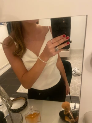 Satin linne  - Satin linne från Gina, andvänd endast en gång ❤️