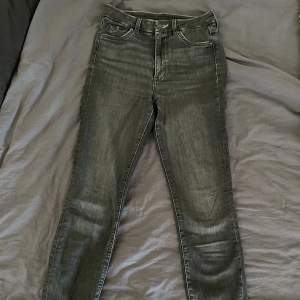 Skinny jeans från H&M. Strl 34/36