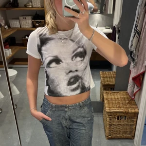 T-shirt - Ascool t-shirt med tryck. Vet ej var den är ifrån, skulle gissa på storlek S.