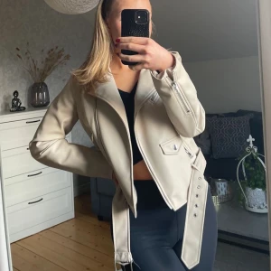 Skinnjacka zara - Kommer ej till användning, fint skick