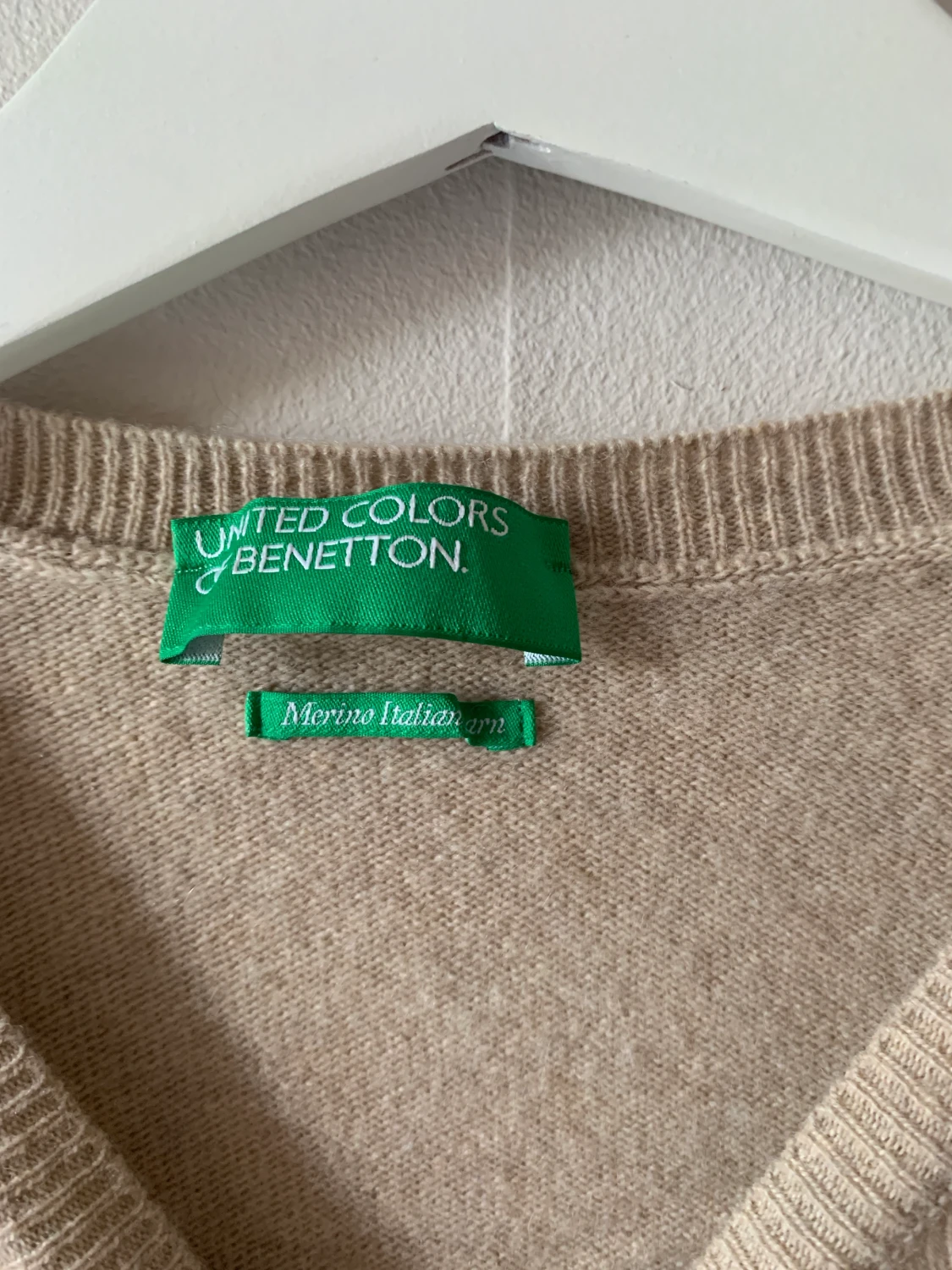 Beige stickad tröja - 90
