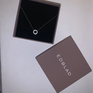 Edblad smycke - Monaco Necklace från Edblad Helt ny, kvitto finns🫶 Nypris: 399kr
