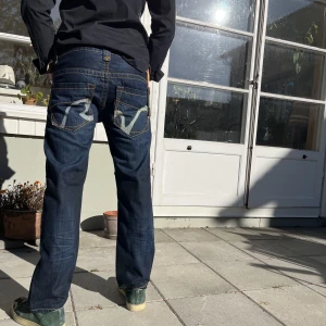 Rivet de cru Jeans 30 30 - Hej, säljer ett par sjukt feta jeans från märket Rivet De Cru. Omöjliga att få tag på och sällsynta. Oanvända och perfekt skick. Storlek 30 30 och True To Size. Pris inte hugget i sten, hör av dig vid intresse!