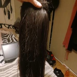 Extensions/löshår med clips  - Hej jag säljer av helt nytt löshår som är så fint och tjockt längd ca 55 cm . Vid snabb affär går jag ner i pris . Mvh 