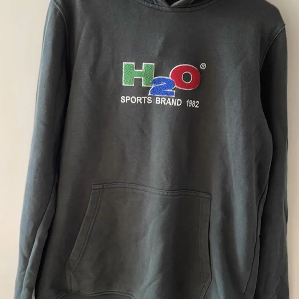 Nypris 1000kr För män men passar säkert kvinnor också Hämtas i Malmö/Fraktas. Hoodies.