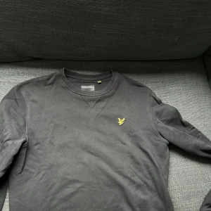 Lyle&scott sweatshirt - Säljer min lyle&scott sweatshirt som inte passar mig längre 