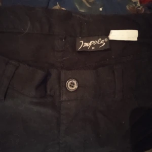 Kostymbyxor - Kostymbyxor för dam i M