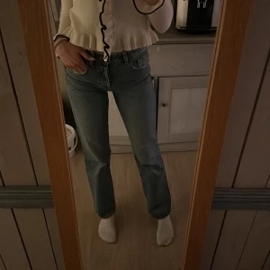 Jeans Zara - Jeans enbart testade. 