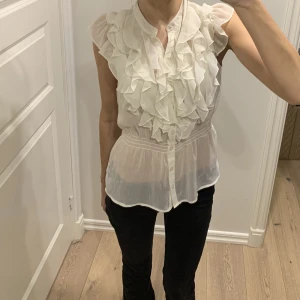 H&M volang blus - H&M volang blus, super fin☺️ i mycket bra skick!