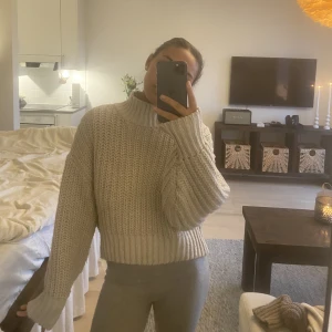 Stickad tröja  - Fint skick!