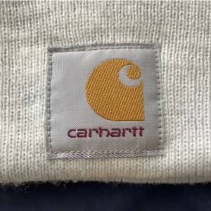 CARHARTT MÖSSA - säljer pga inte min stil längre  knappt använd och i nyskick