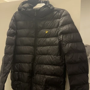 Lyle & Scott Jacka  - Dunjacka från Lyle & scott, bra skick. 