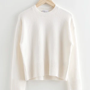 Vit stickad tröja  - Fin vit tröja från other stories 