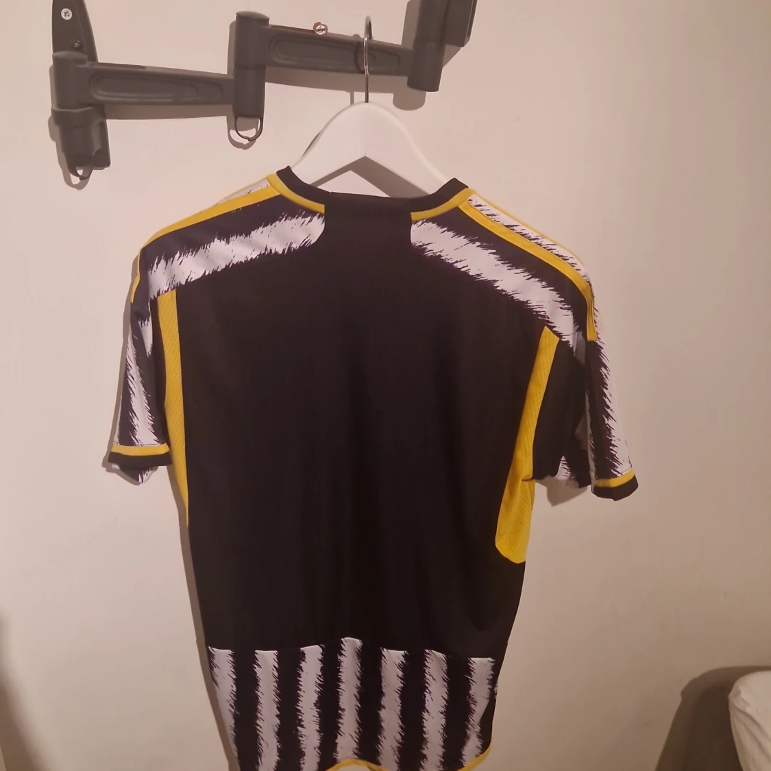 Juventus 23/24 hemma tröja - 90