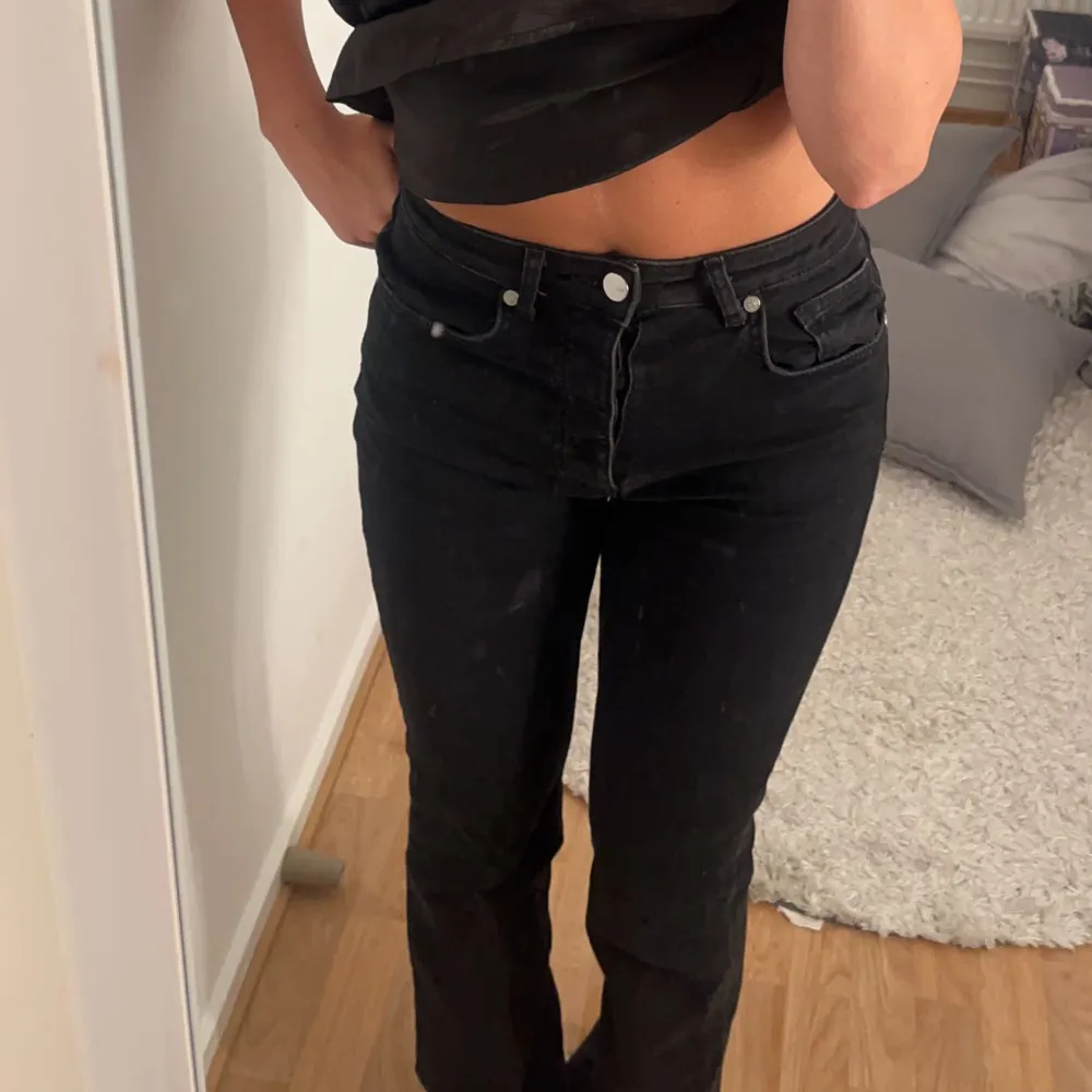 Svarta jeans ifrån bik bok🥰. Jeans & Byxor.