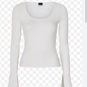 Topp - Superfin tröja med slits i från Gina! Säljer för att använder ej mer 💕storlek S! Kom för fler bilder 