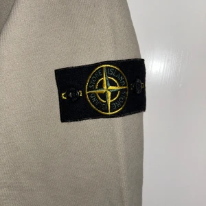 Stone island  - Beige/grå crewneck  Cond 8/10