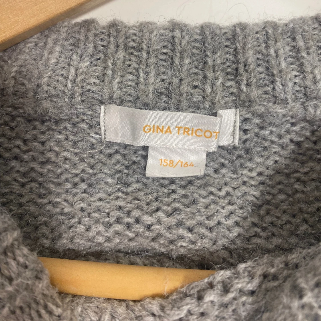Tröja från Gina Tricot  - 91