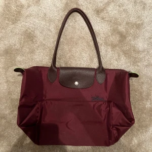 Longchamp väska - I bra styck köpte den för ett år sedan 