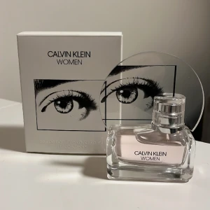 Calvin Klein Women parfym - Säljer pågrund utav att jag aldrig använder den, den är nästan helt full. Original priset är 495kr men säljer för halva priset.