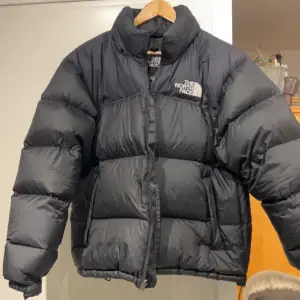 North face jacka i bra skick 