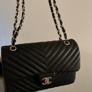 Chanel väska  - Säljer min oanvända nya chanel väska 