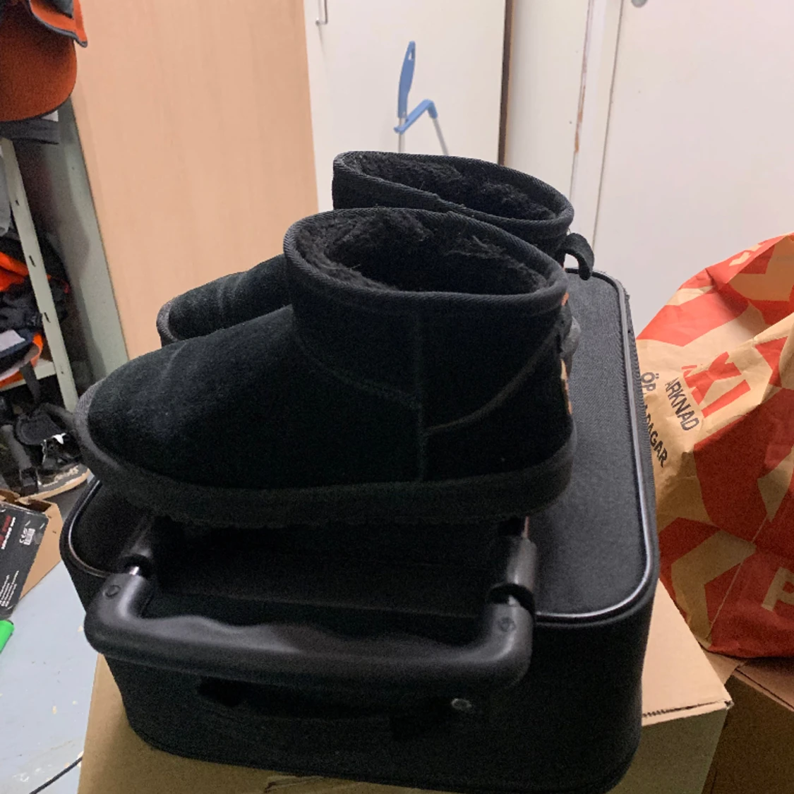 Uggs  - 90